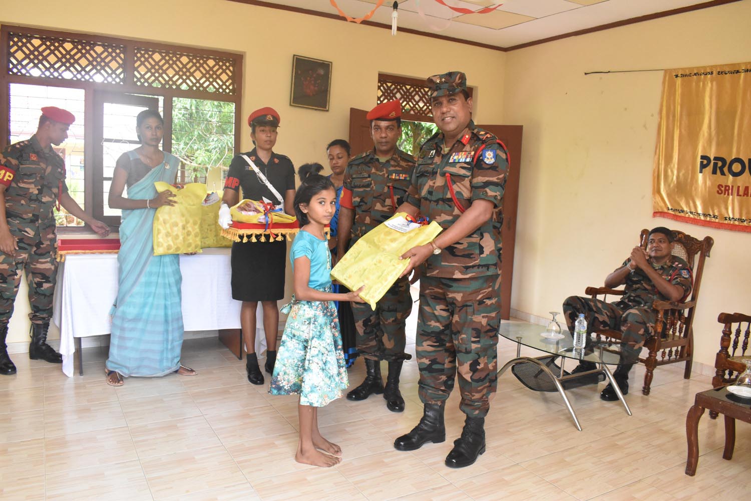 SLCMP Seva Vanitha Members Throw Lunch to Orphaned Children