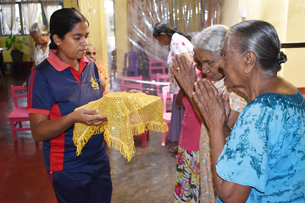 Military Intelligence Corps Seva Vanitha Ladies Offer Monthly Meals to Elders