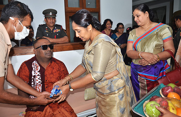 SLSC Seva Vanitha Ladies Take Gifts to Pangolla ‘Abhimansala-3’