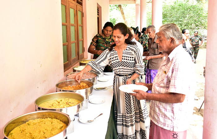 SLAWC-Seva Vanitha Offers Lunch Treat to Adults