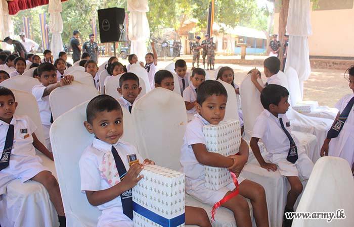 SLEME-SVB Donates School Accessories to Students at Sigiriya Ilukwewa College