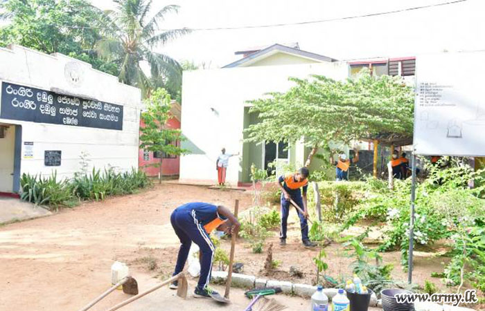 MIR - SVB Hosts Cleaning Programme at the Home of Elders in Dambulla