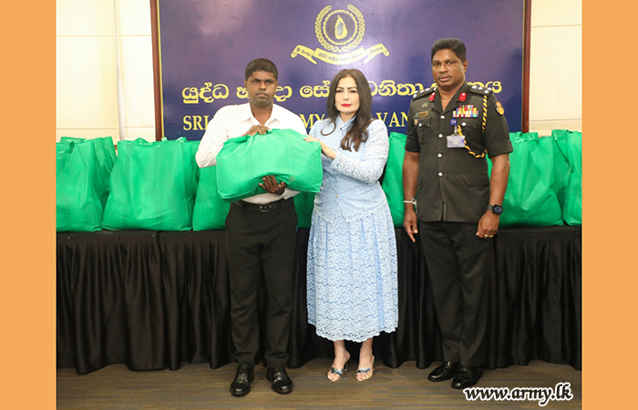 Donation Programme Held at Army Headquarters to Support Civil Employees and War Heroes