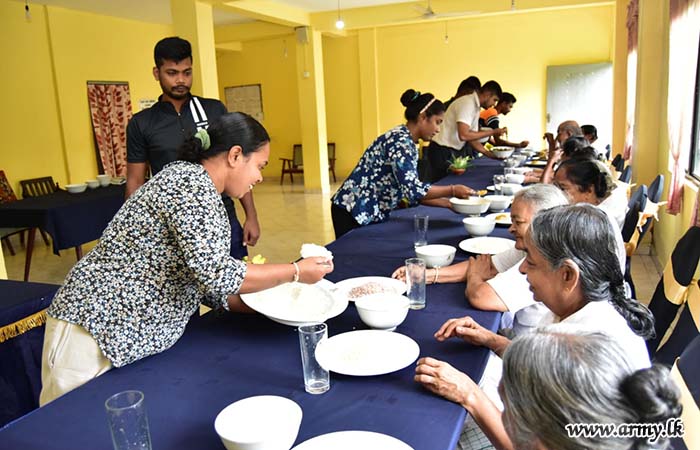 இராணுவ புலனாய்வு படையணி சேவை வனிதையரின் மாதாந்த நன்கொடை  