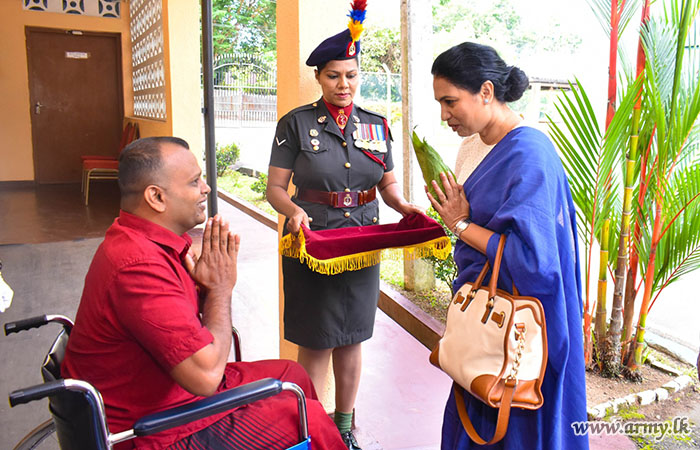 ASVU Distributes Educational Supplies to Children of War Heroes