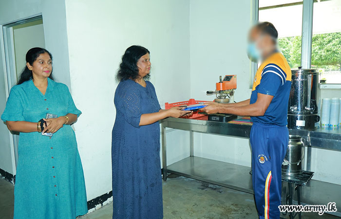 SLLI - SVB Distributes 'Gallant' T-Shirts