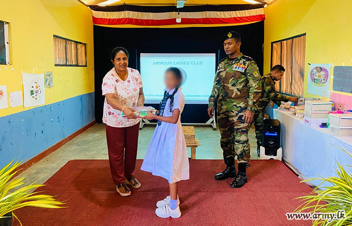 இலங்கை இராணுவ கவச வாகனப் படையணி சேவை வனிதையரினால் மொரவெவ மாணவர்களுக்கு உதவி
