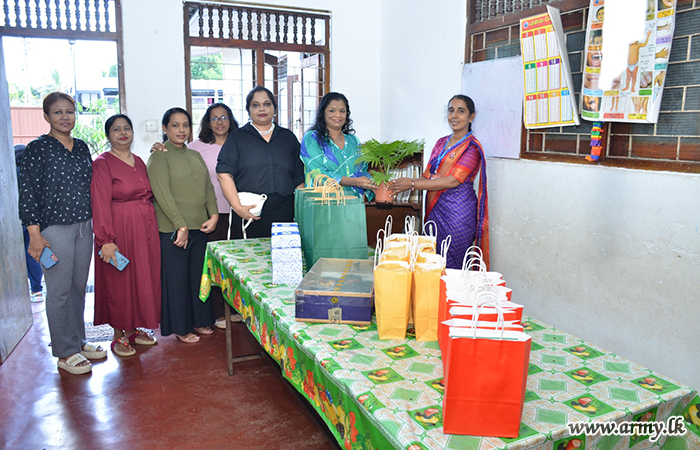 ශ්‍රී ලංකා සංඥා බලකා සේවා වනිතා ශාඛාව  විසින් ලෝක ළමා දිනය සමරයි