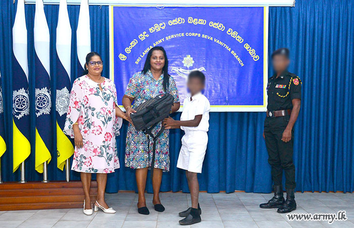 SLASC - SVB Distributes School Supplies to Children of Army Personnel and Civil Employees