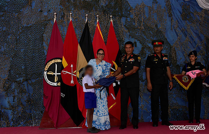 1 Corps Organizes School Equipment Donation Programme