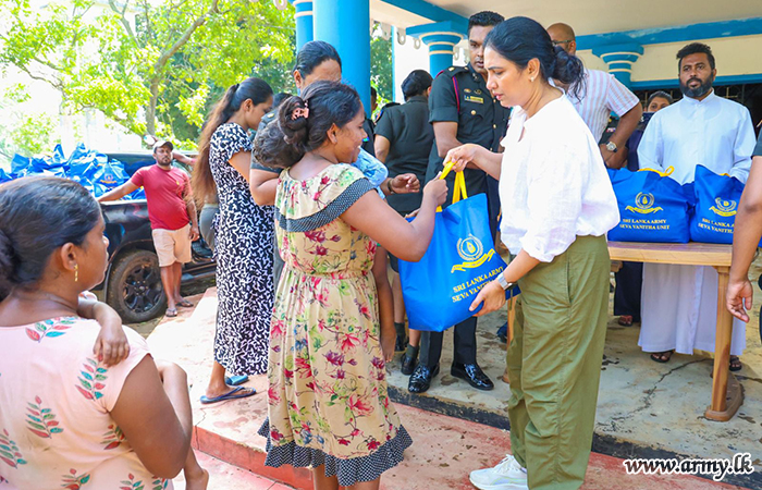 ගංවතුරෙන් විපතට පත් වූවන් සඳහා යුද්ධ හමුදා සේවා වනිතා ඒකකයෙන් සහන වැඩසටහන් අඛණ්ඩව 