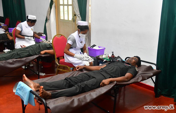 ශ්‍රී ලංකා සිංහ රෙජිමේන්තු සේවා වනිතා ශාඛාව මූලිකත්වයෙන් රුධිර පරිත්‍යාග වැඩසටහනක්