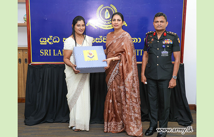 தித்வா சூறாவளியால் பாதிக்கப்பட்ட குடும்பங்களுக்கு கெமுனு ஹேவா படையணி சேவை வனிதையரால் அத்தியாவசிய நிவாரணம்