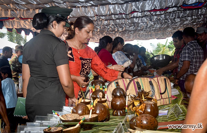 இலங்கை இராணுவ விவசாயம் மற்றும் கால்நடை படையணி சேவை வனிதையரால் புத்தாண்டு சந்தை