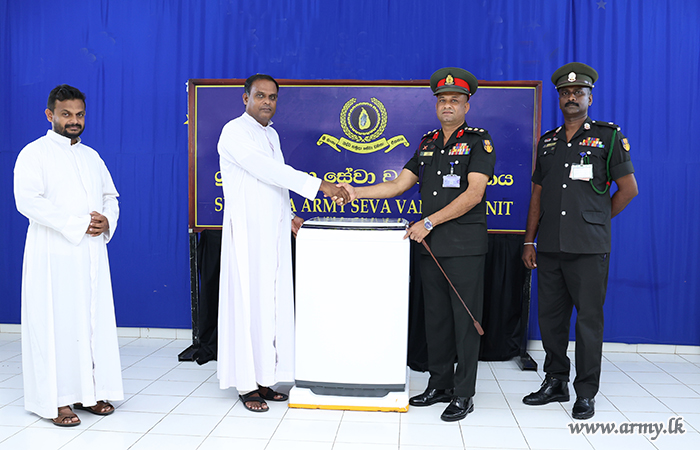 இராணுவ சேவை வனிதையர் பிரிவினால் போஸ்கோ செவன சிறுவர் இல்லத்திற்கு சலவை இயந்திரம் நன்கொடை